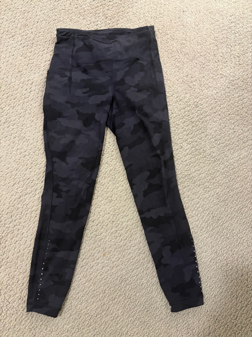 Lululemon like new swift speed High-Waist Black & Charcoal Camo Leggings 25”
